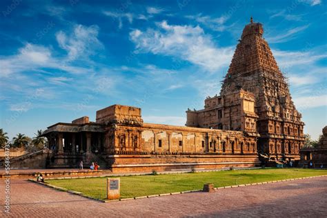 Great Living Chola Temples .